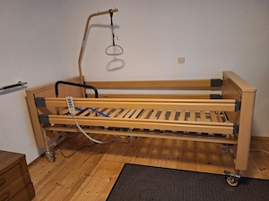 Pflegebett neuwertig Bild 3