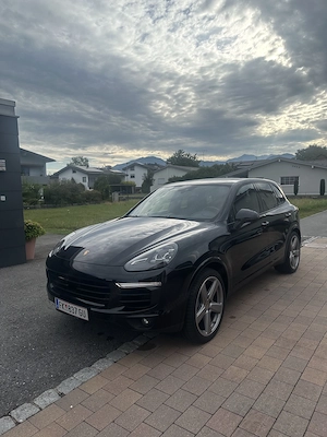 Porsche Cayenne Platinum Bild 2