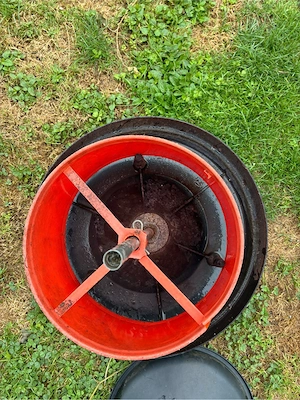 Wasserspender + Futterspender für zB Hennen Bild 2