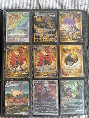 Verschiedene Pokemon Karten 