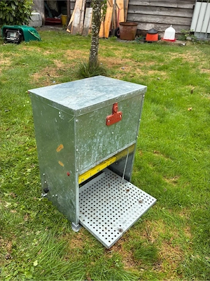 Automatischer Futterspender Bild 3
