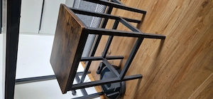 Verkaufe kleinen neuwertigen Tisch inklusive Hocker Bild 5