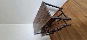 Verkaufe neuwerigen Tisch 120x60 inklusive 2 Hocker. Bild 2