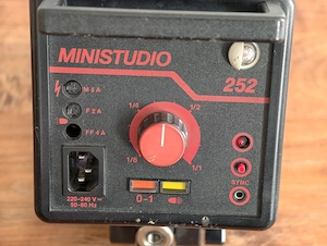 Studioblitzkopf Multiblitz Ministudio 252 Bild 2