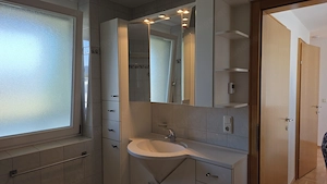Geräumige Wohnung mit Tiefgarage, Terrasse, Loggia, Abstellraum, Keller und Fahrradabstellraum Bild 7
