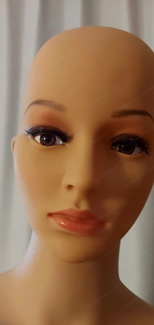 Schaufensterpuppe mit oder ohne Haare 