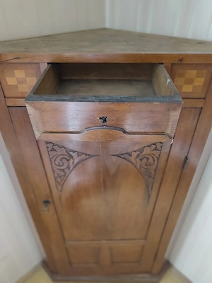 Jugendstil Eckschrank  Bild 5