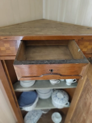 Jugendstil Eckschrank  Bild 4