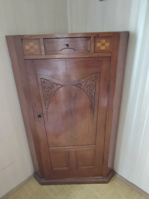 Jugendstil Eckschrank  Bild 2