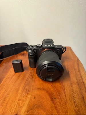 Sony Alpha 7 II Spiegellose Vollformat Kamera mit Objektiv Bild 2