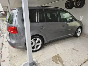 VW Touran 2.0 Tdi Bild 2