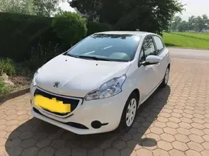 Peugeot 208 Bild 2