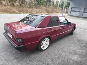 Mercedes 190   2,5D Bild 2