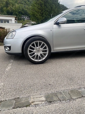 VW Golf Variant TDI 2.0 Bild 9