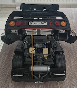 Pocher Ferrari F40 Modellauto 1:8 schwarz rot mit goldenen Felgen, Türen Hauben Bild 2