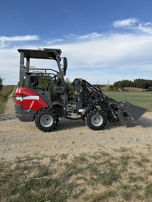 Teleskopradlader FARMER 906T Bild 6