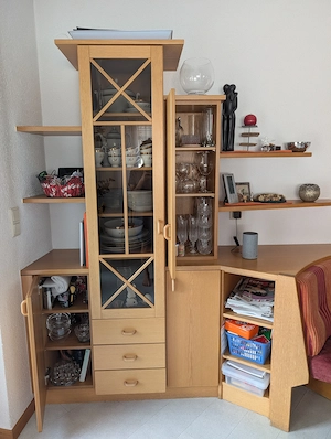 Eckbank, Vitrine, Tisch, Stühle Bild 4