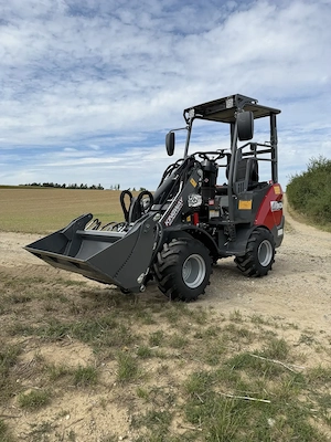 Radlader FARMER 906 Bild 2