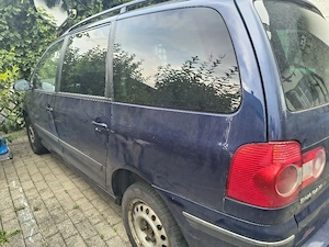 VW Sharan 2.0 TDI Kombi   Family Van Bild 2