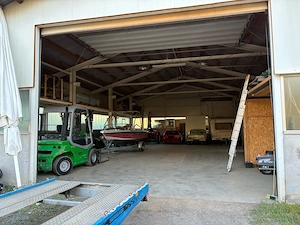 Vermiete Halle mit aussen Gelände