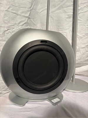 KEF HTB2   2.1 Lautsprechersystem (Subwoofer + 2 Satelliten auf Standfüßen) Bild 2