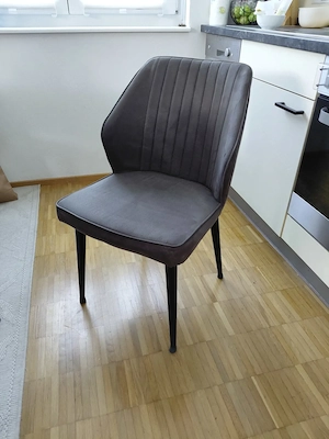 6 Esszimmer-Stühle, sehr gepflegt