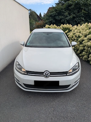 VW Golf 1,6 TDI Garagengepflegt Bild 2