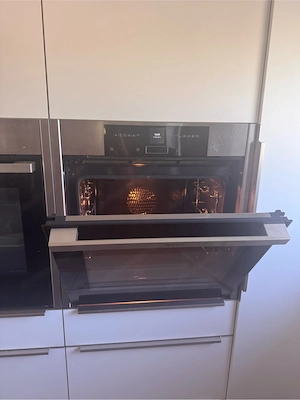 Neff Einbau-Backofen 60cm x 60cm UVP: 1510  Bild 3