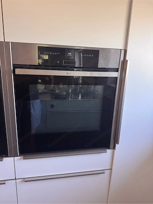 Neff Einbau-Backofen 60cm x 60cm UVP: 1510  Bild 4