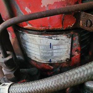 Verkaufe schmallspur Traktor  Bild 8