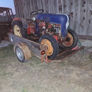 Verkaufe schmallspur Traktor  Bild 6