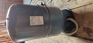 Vertikale Kreiselpumpe mit Druckbehälter,  Marke; Grundfos  Bild 6