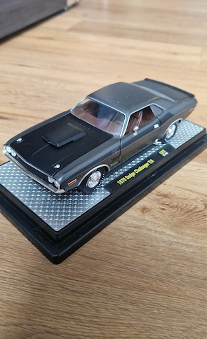 Verkaufe 1970er Dodge Challenger Modellauto Bild 3