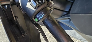 Yamaha XMAX 300   Sonic Grey   Erstbesitz   nur 7.924 km   Griffheizung Bild 3
