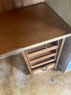 Alter Vollholz Schreibtisch Bild 3