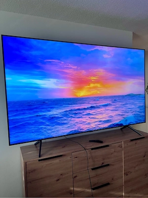 Samsung 82 Zoll 4K UHD Smart TV Bild 4