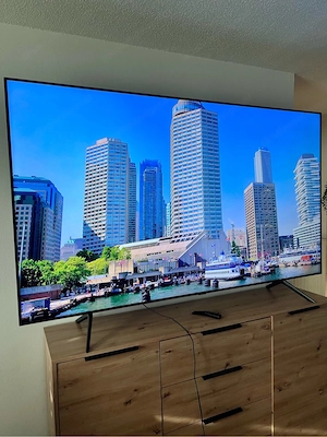 Samsung 82 Zoll 4K UHD Smart TV Bild 6