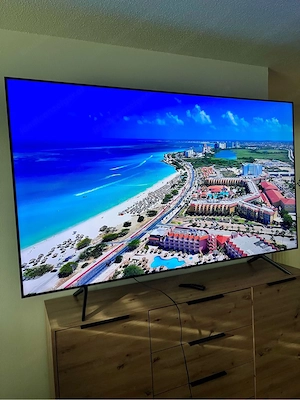 Samsung 82 Zoll 4K UHD Smart TV Bild 9