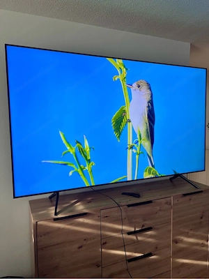 Samsung 82 Zoll 4K UHD Smart TV Bild 5