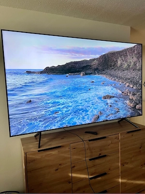 Samsung 82 Zoll 4K UHD Smart TV Bild 10