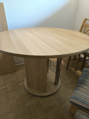 Tisch mit 5 Stühle  Bild 2