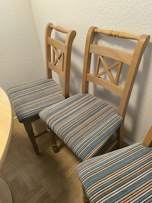 Tisch mit 5 Stühle  Bild 3