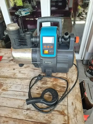 Verschenke Gardena 6000 6e lcd Gartenwasserpumpe