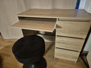 Schreibtisch inkl Hocker Bild 2