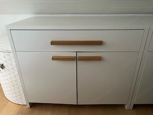 2x Moderne Kommode   Sideboard in Weiß mit Holzgriffen (Skandi Stil) Bild 2