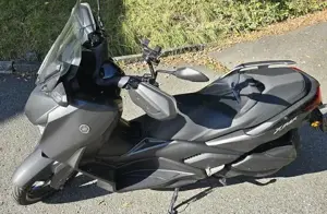 Yamaha XMAX 300   Sonic Grey   Erstbesitz   nur 7.924 km   Griffheizung Bild 4