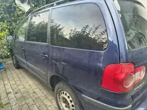 VW Sharan 2.0 TDI Kombi   Family Van Bild 5