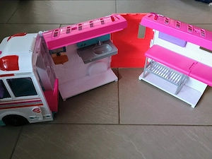 Barbie Rettungsbus Bild 2