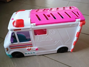 Barbie Rettungsbus Bild 4