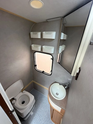Historisches Wohnmobil Bürstner   Ducato 280 Bild 5